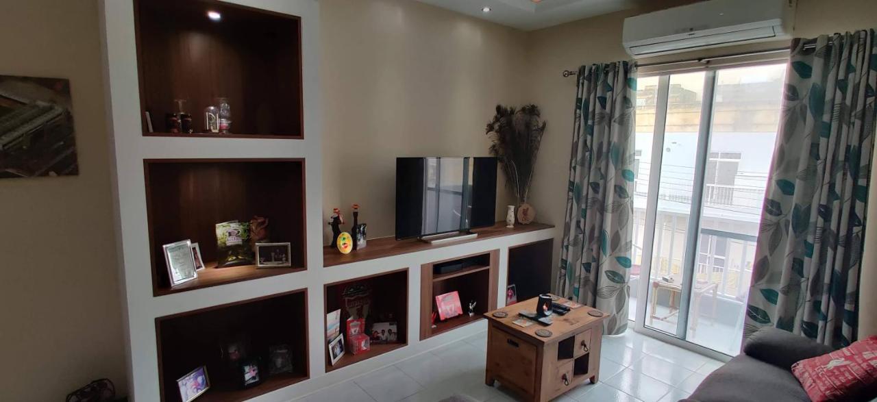 Very Bright Well Kept Apartment Marsaskala Exteriör bild